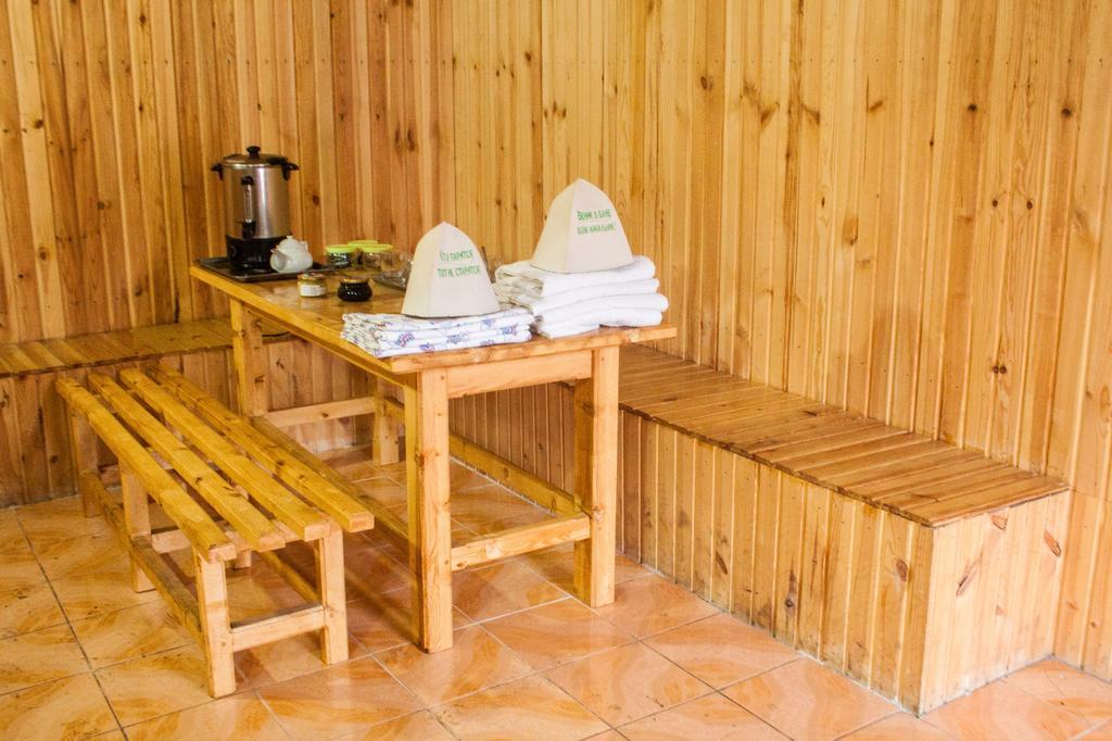 Park Hotel&Hostel Karakol Ngoại thất bức ảnh