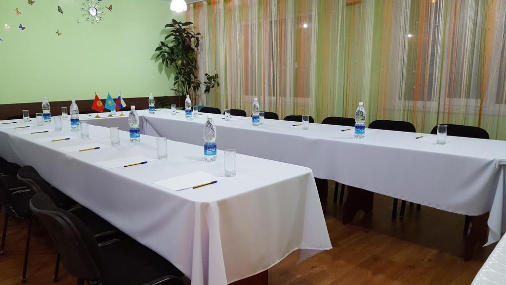 Park Hotel&Hostel Karakol Ngoại thất bức ảnh
