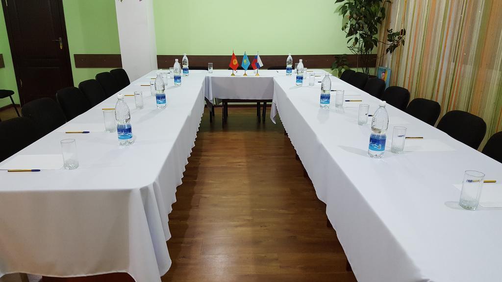 Park Hotel&Hostel Karakol Ngoại thất bức ảnh