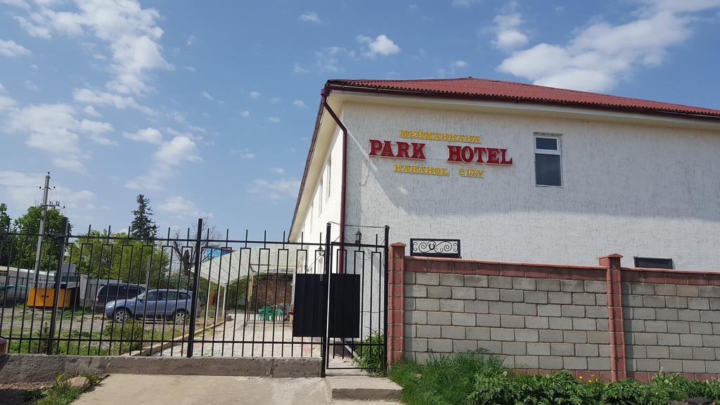 Park Hotel&Hostel Karakol Ngoại thất bức ảnh
