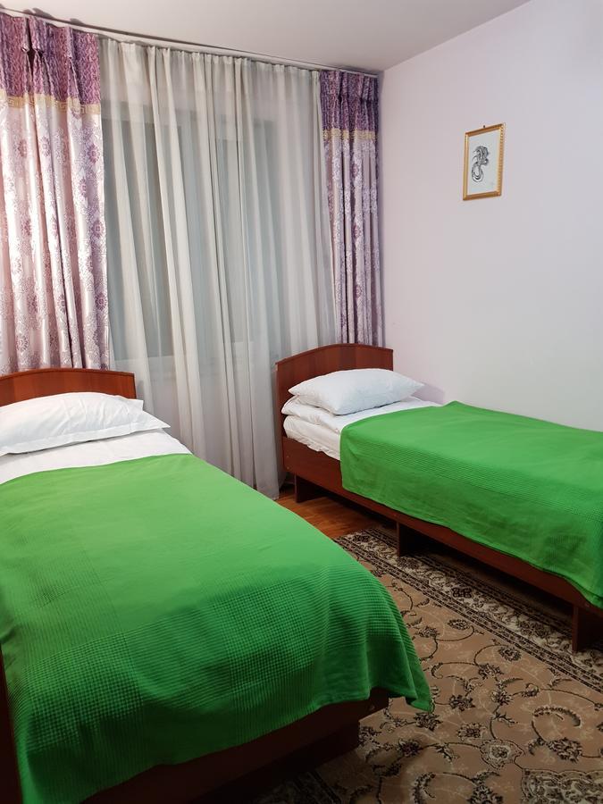 Park Hotel&Hostel Karakol Ngoại thất bức ảnh