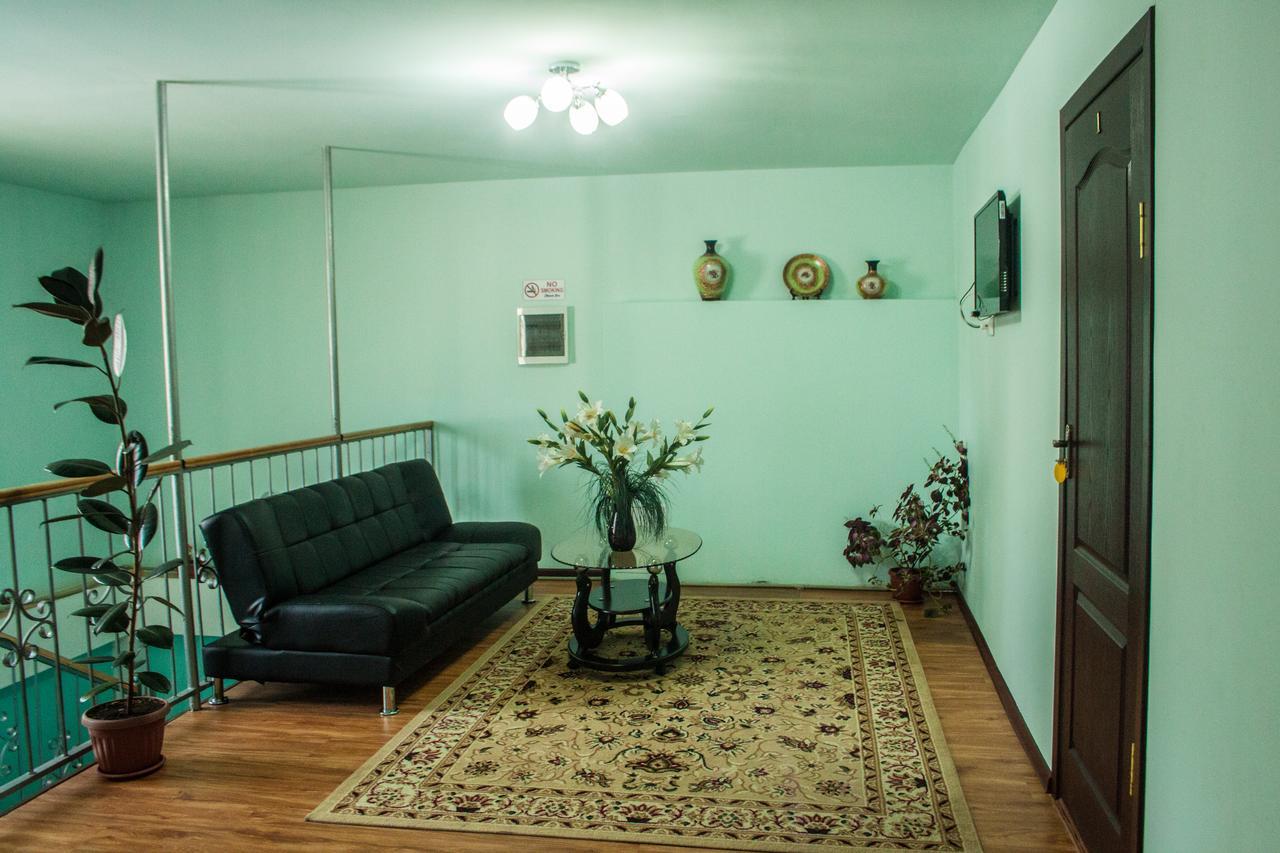 Park Hotel&Hostel Karakol Ngoại thất bức ảnh